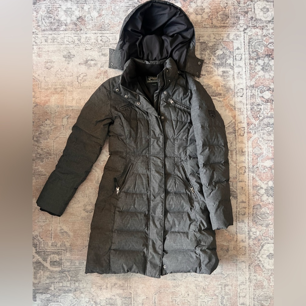 Roots Women’s Small Charcoal Puffer Coat - long with hood